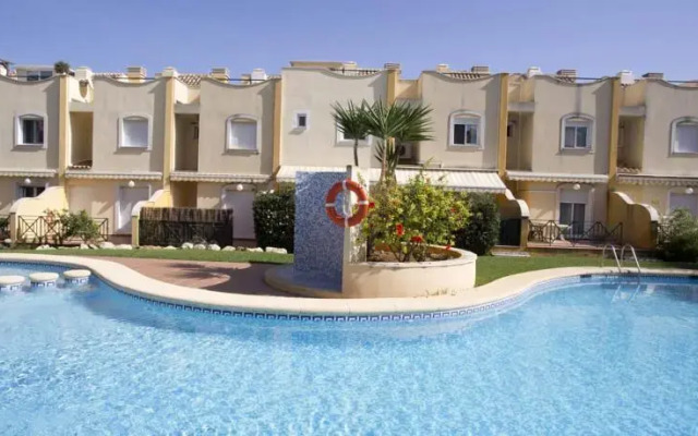 Casa Amarilla