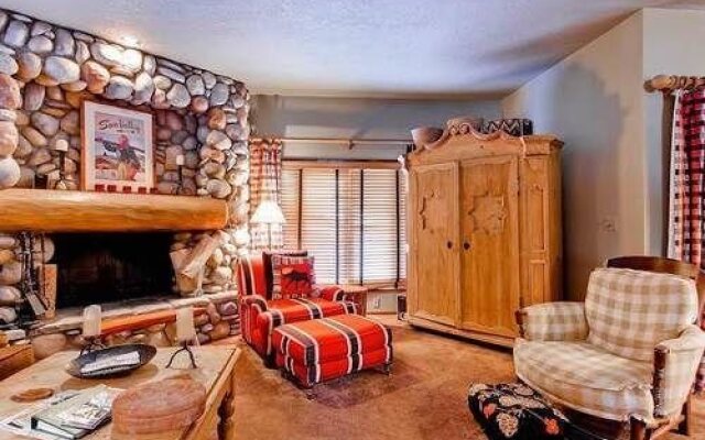 Summit Condominiums in Elkhorn by Alpine Lodging