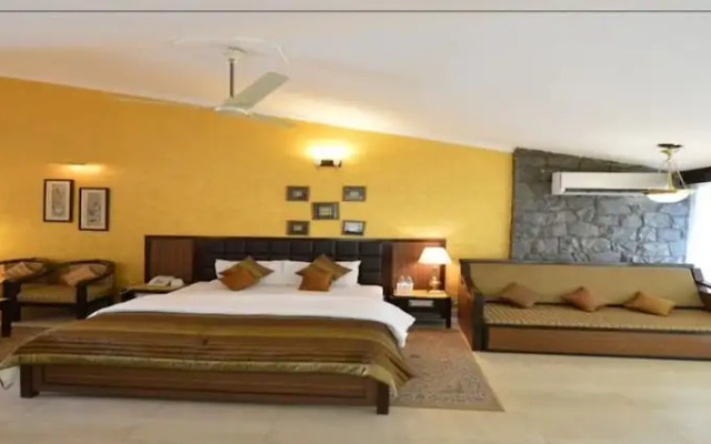 Hotel Raj Hans
