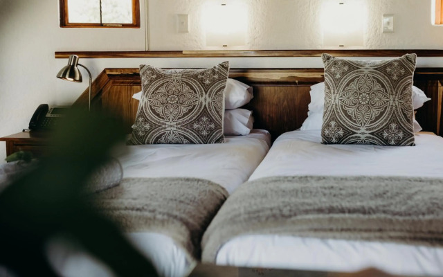 Mopane Bush Lodge