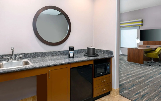 Hampton Inn & Suites Hartford/Farmington