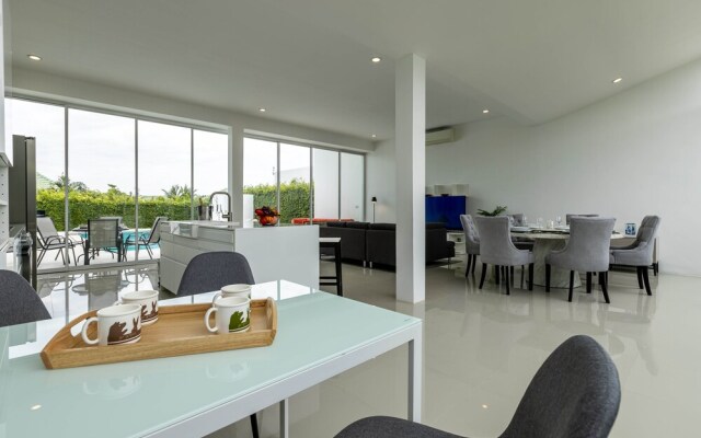Modern 4 Bedroom Pool Villa - KHA5