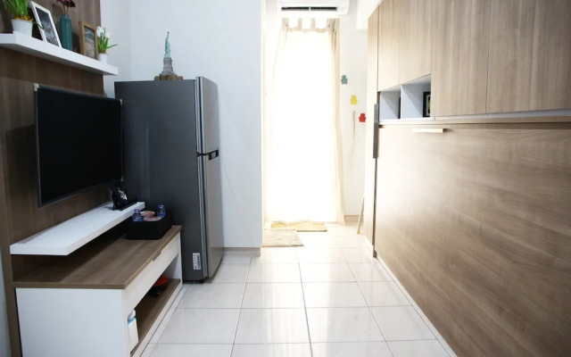 Comfortable The Springlake Summarecon Apartment