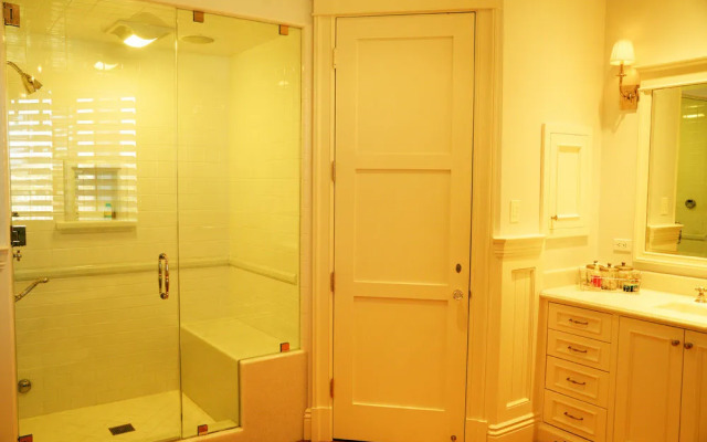 Luxurious French Style Oceanside Malibu House