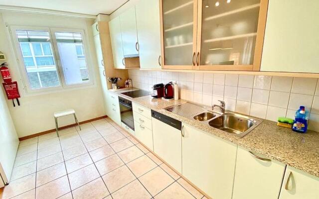 Close to the lake and very spacious 3 bedroom