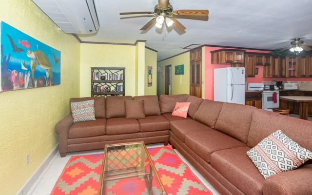 Casa Tortuga Buceadora 2 Bedroom Condo by Redawning