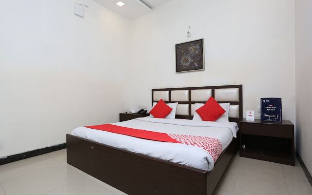 OYO 2660 Hotel Radhe Inn