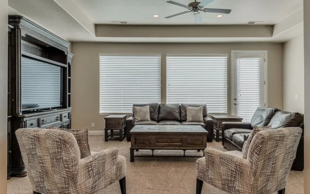 Zion's Point 3 Bedroom Apts by RedAwning