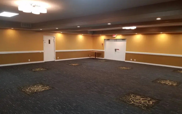 Rodeway Inn & Suites