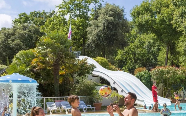 Les Pierres Couchées