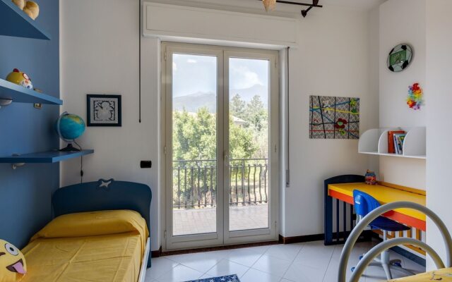 Pretty Apartment in Santa Venerina With Garden