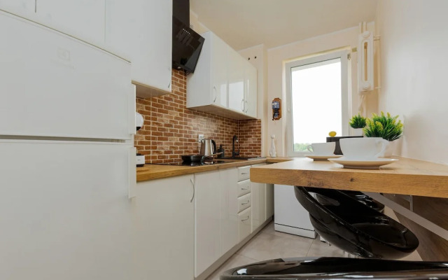 Apartment With Three Bedrooms by Renters