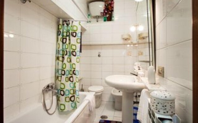 Comfortable Trastevere Apartment, Wifi, Parking