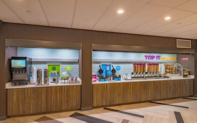 Tru by Hilton Garland Richardson