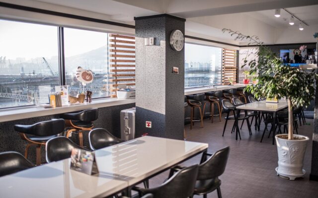 Mozzi Hostel