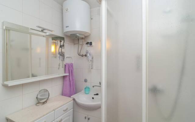 Nice Home in Sevid With 6 Bedrooms and Outdoor Swimming Pool