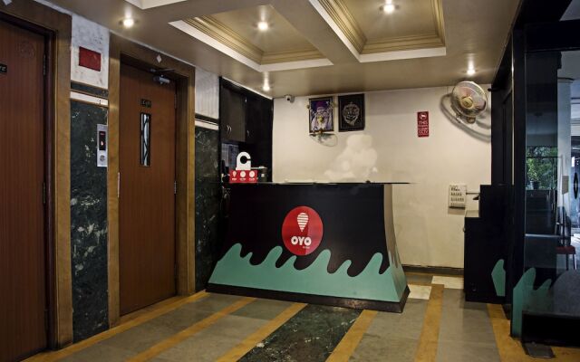 OYO 9739 Hotel Ratnalok