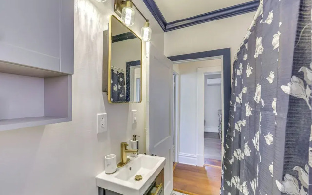 Dog-friendly Pittsburgh Home, 3 Mi to Downtown!