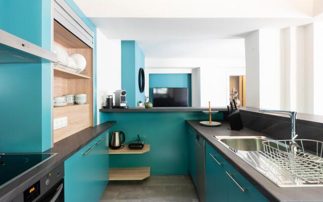GroundFloor Apt w/Smallyard in the Heart of City