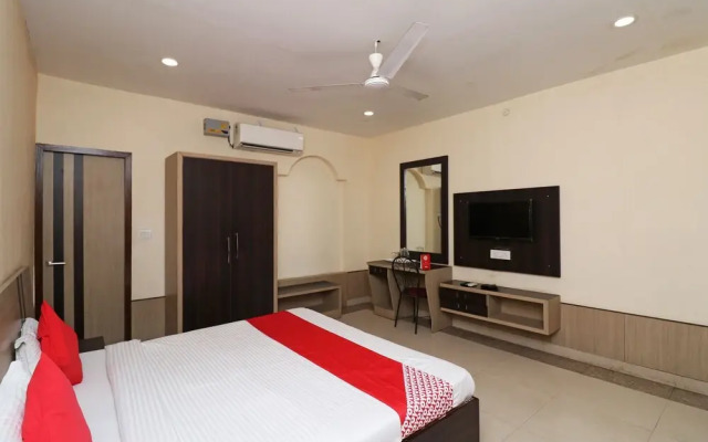 OYO 29826 Central Hotel