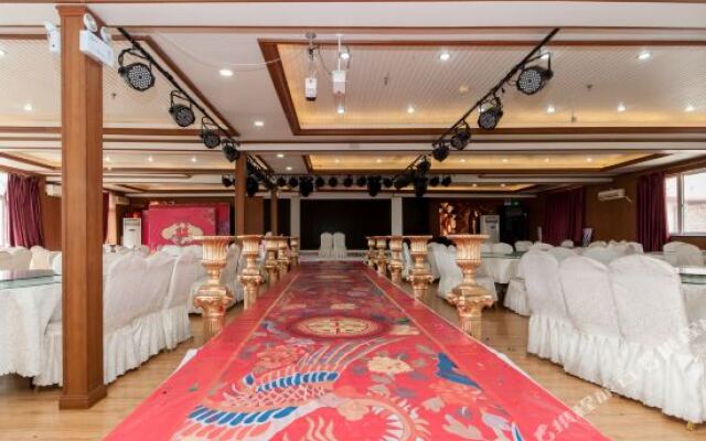 Luyuan Business Hotel