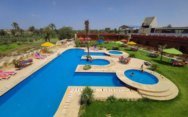 Tunis Pyramids Hotel