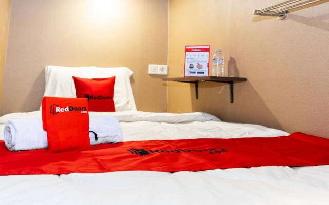 RedDoorz Hostel @ DI Panjaitan Simpang Lima