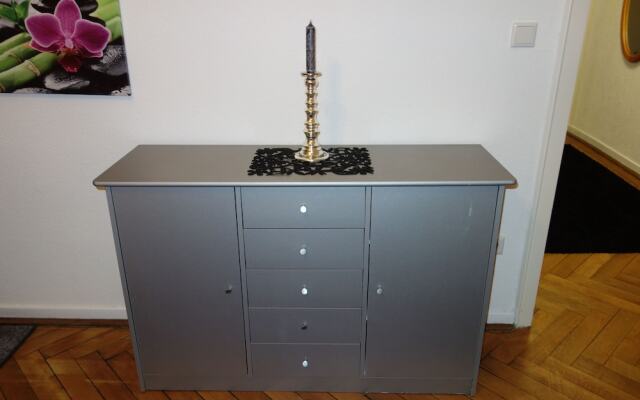 Tolstov-Hotels Large 3,5 Room Apartment