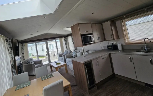 Mini Lodge Robin Hood Holiday Park