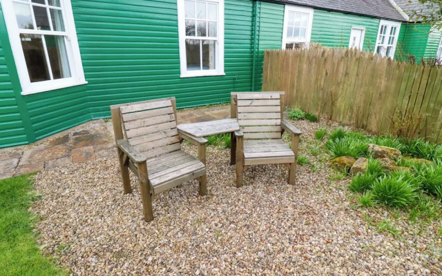 Armstrong Cottages No2