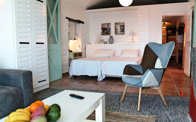 Beachfront cottage in sunny Calheta – the ideal hideaway | Cottage do Mar