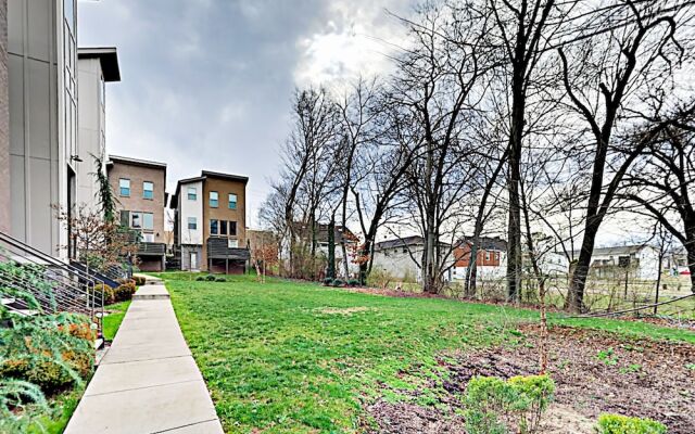 Modern WeHo Apt 8 - 3 Br Townhouse