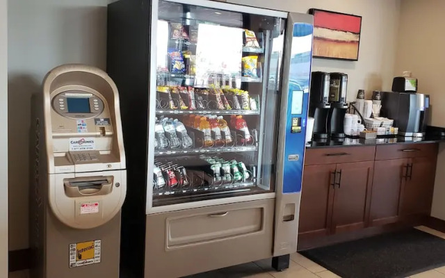 Super 8 By Wyndham Kelowna Bc