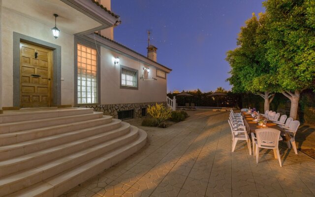 Fidalsa Villa Grand White House