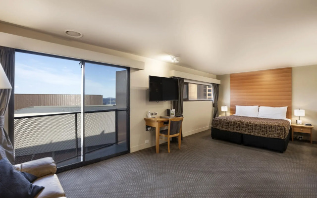 The Old Woolstore Apartment Hotel