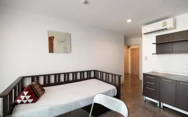 Capital O OYO 737 Beyond Suite Rama8