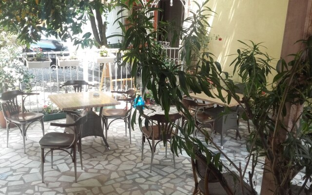 Turquoise Family Suites Apartment