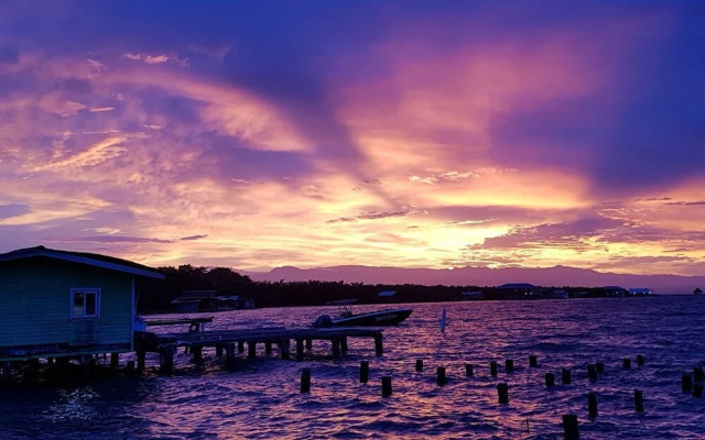 Karma on the Water - Hostel