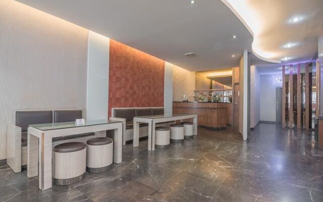 RedDoorz Plus near Harbour Bay Mall Batam