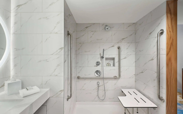 Metropolitan Hotel Vancouver