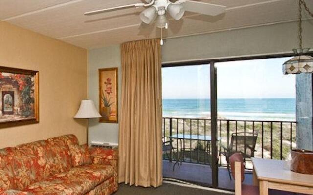 Beacher's Lodge Oceanfront Suites