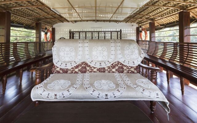 GuestHouser 3 BHK Houseboat 1b08