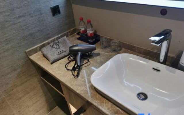 Yiwang Hotel · Selection