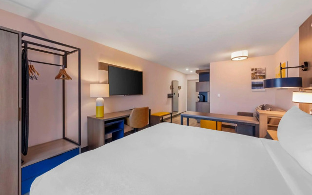 Comfort Inn & Suites Irvine Spectrum