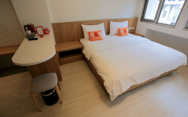 Station 100m B&B
