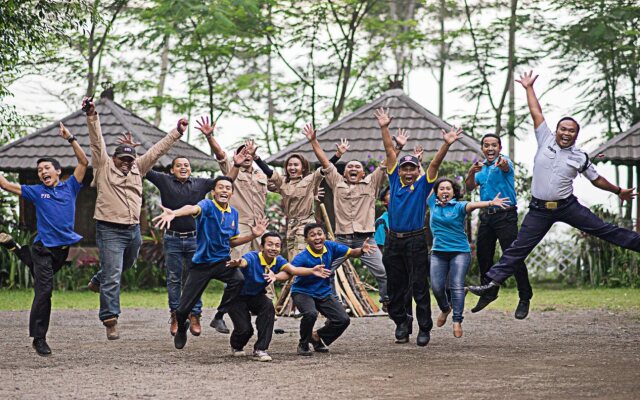 Royal Caravan Hotel Trawas