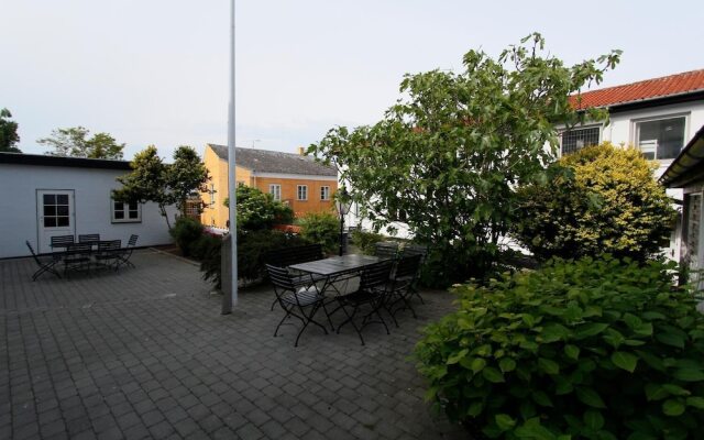 Therns Hotel