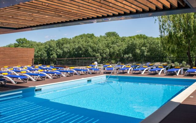 Гостинично-ресторанный комплекс с пляжем RiverSide