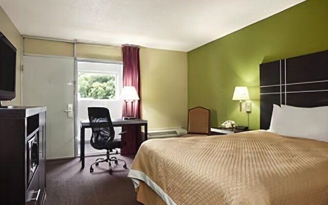 Days Inn by Wyndham Oil City Conference Center