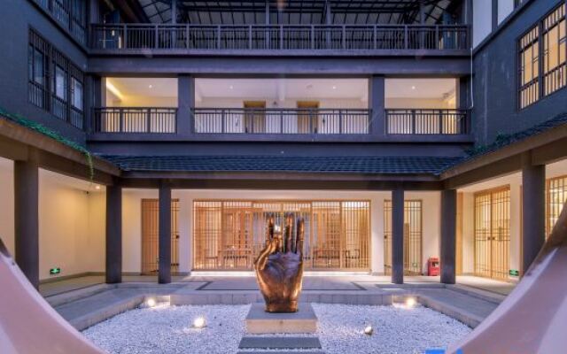 Xinxing Zenyu Town North and South Ju Siheyuan